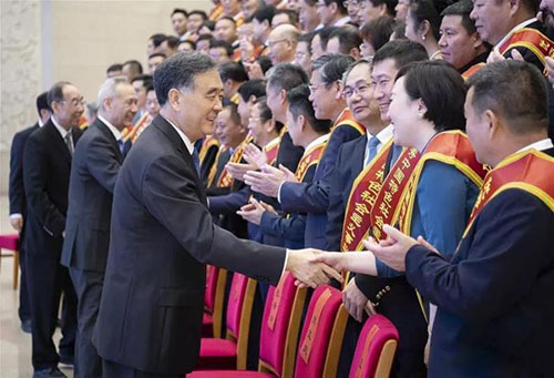 俏牌董事長(zhǎng)張之一被評(píng)為優(yōu)秀中國特色社會(huì)主義事業(yè)建設(shè)者